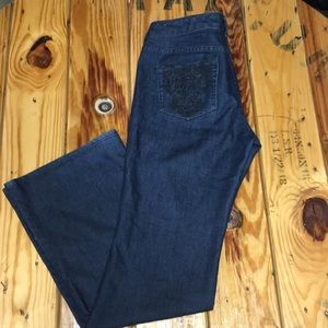 The Limited jeans. Pls make offer 😀 and bundle!